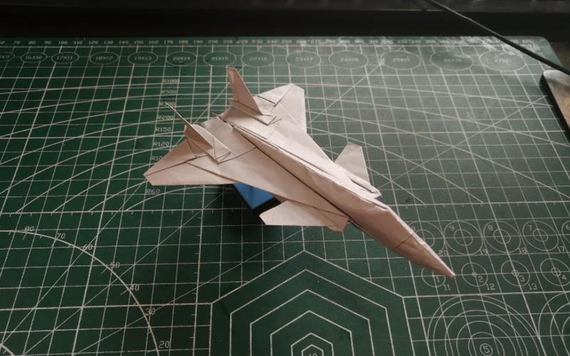中國殲擊機殲-20折紙藝術(shù)，探索飛機模型的折疊方法，中國殲擊機殲-20折紙藝術(shù)，探索飛機模型折紙技巧與奧秘