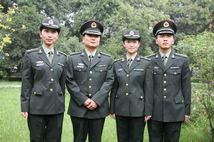 關(guān)于穿87式軍服是否犯法的探討，穿87式軍服是否違法，深入探討與解析