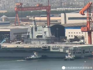 航母船體合攏，探索巨型戰(zhàn)艦的建造奇跡，巨型戰(zhàn)艦建造揭秘，航母船體合攏探索之旅