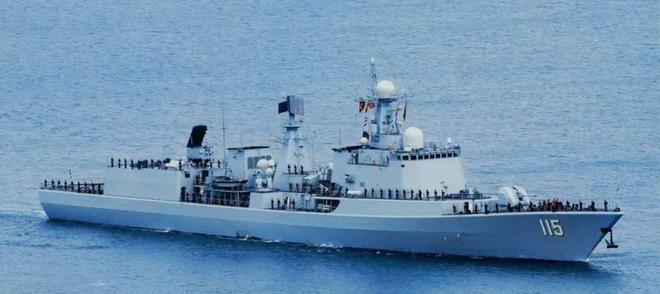 中國(guó)海軍的驕傲，051C型導(dǎo)彈驅(qū)逐艦二號(hào)艦，中國(guó)海軍的驕傲，051C型導(dǎo)彈驅(qū)逐艦二號(hào)艦首艦亮相