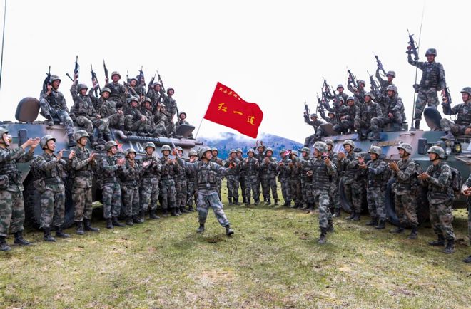 中國人民解放軍陸軍部隊(duì)，光榮與使命，中國人民解放軍陸軍部隊(duì)，光榮使命，無畏前行