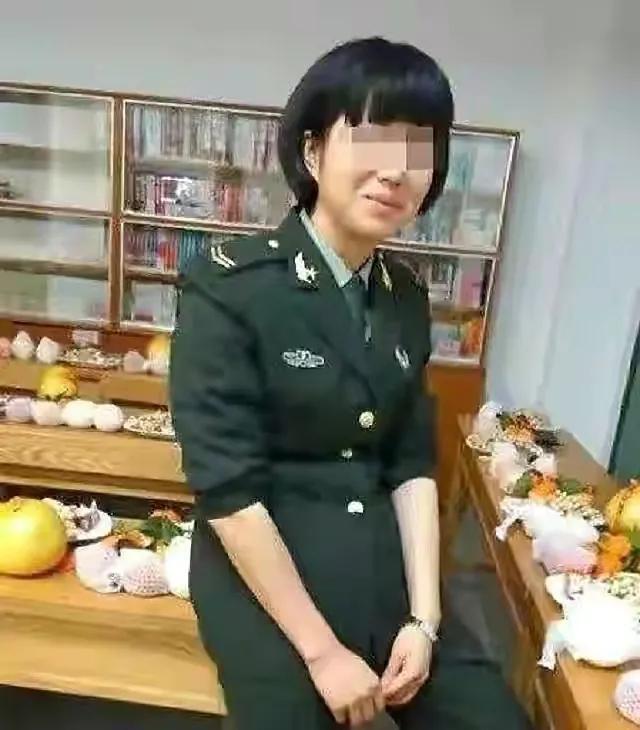 探索新時(shí)代女性力量，21新軍裝女兵的獨(dú)特風(fēng)采與魅力，新時(shí)代女性力量璀璨閃耀，21世紀(jì)女兵獨(dú)特風(fēng)采與魅力探索