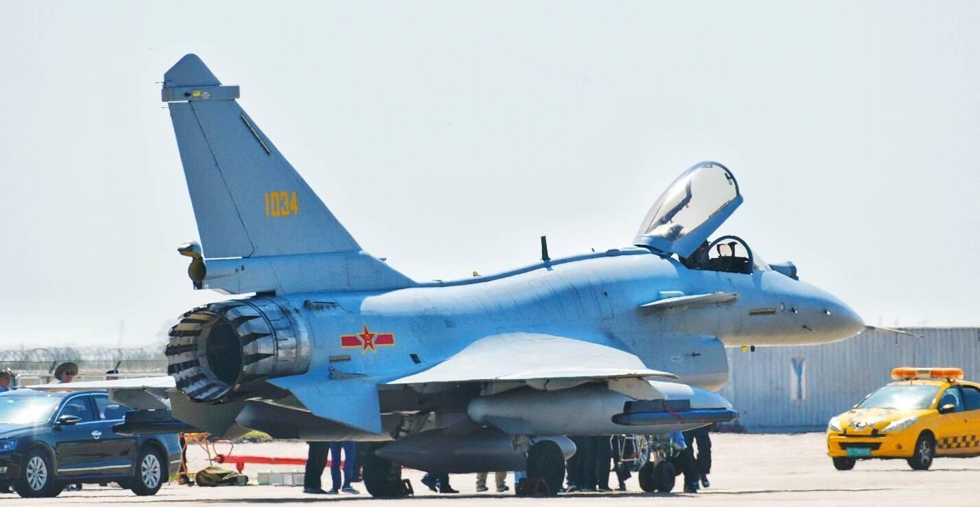 殲-10B戰(zhàn)斗機(jī)，中國(guó)空軍的嶄新力量，殲-10B戰(zhàn)斗機(jī)，中國(guó)空軍新力量崛起