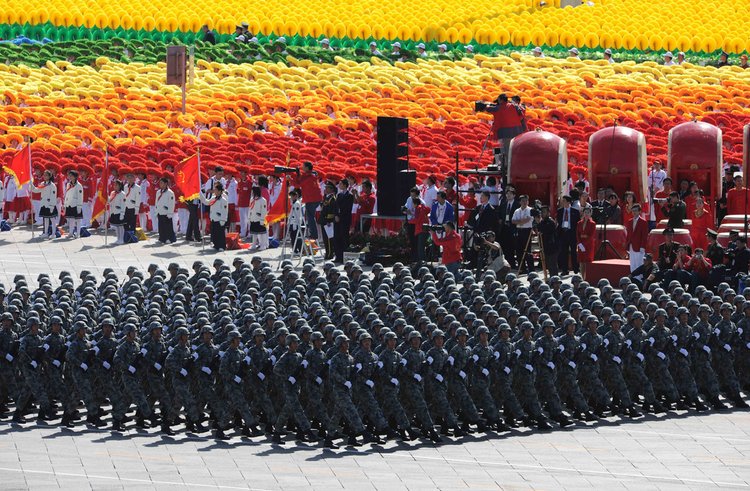 國慶65周年閱兵式，展現(xiàn)大國風(fēng)采與力量，國慶65周年閱兵式，展現(xiàn)大國雄姿與力量