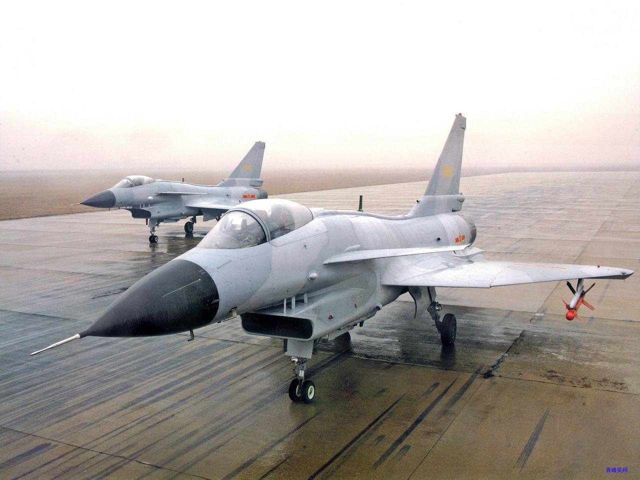 強(qiáng)5攻擊機(jī)與殲10戰(zhàn)斗機(jī)的外形相似性探討，強(qiáng)5攻擊機(jī)與殲10戰(zhàn)斗機(jī)外形對(duì)比及相似性探討