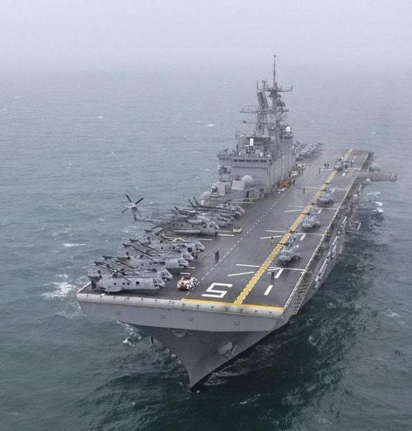 美國黃蜂級兩棲攻擊艦
