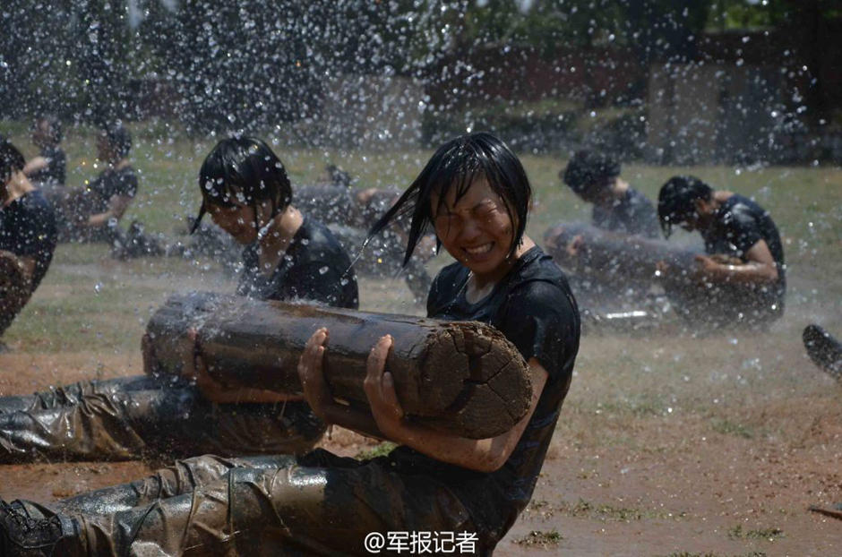 真實(shí)的中國女特種兵訓(xùn)練，中國女特種兵真實(shí)訓(xùn)練揭秘
