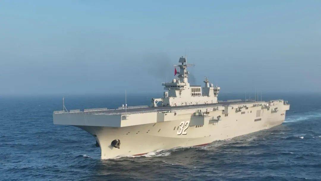 廣西艦，中國(guó)海軍的新力量——075型兩棲攻擊艦二號(hào)艦的崛起，廣西艦崛起，中國(guó)海軍新力量——075型兩棲攻擊艦二號(hào)艦的震撼登場(chǎng)