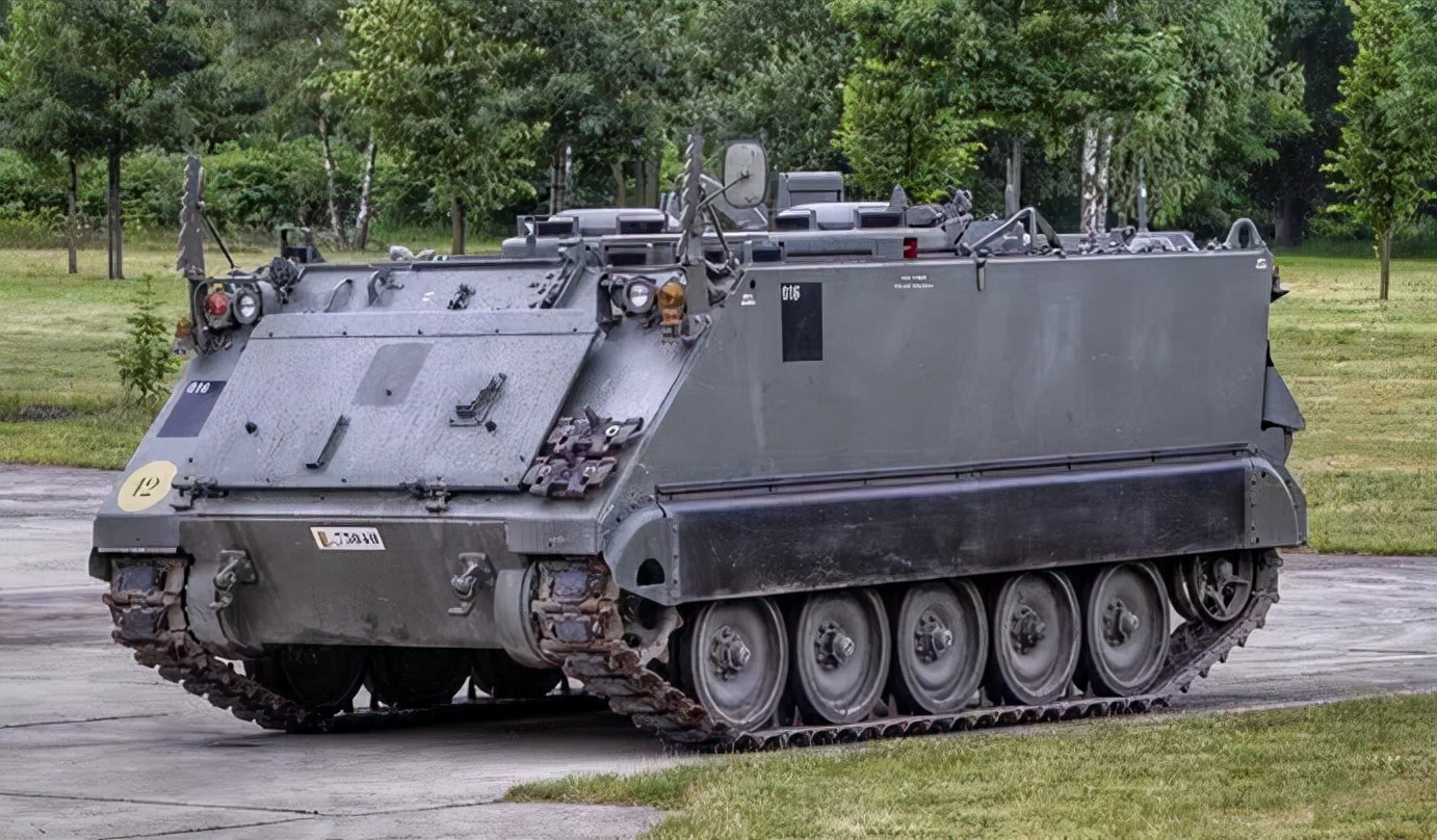 LVTR履帶式裝甲車，現(xiàn)代戰(zhàn)場上的鋼鐵巨獸，LVTR履帶式裝甲車，現(xiàn)代戰(zhàn)場鋼鐵巨獸亮相