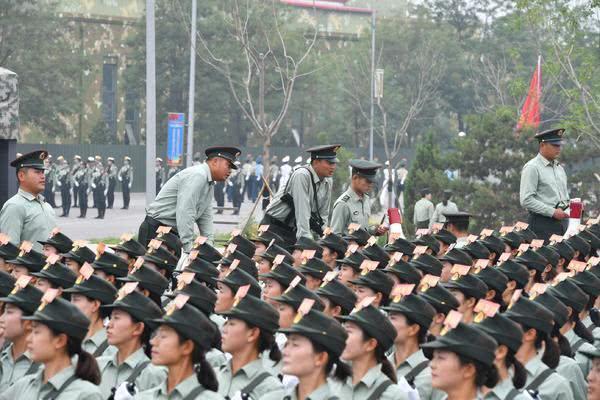 女兵閱兵訓(xùn)練照，堅(jiān)韌與榮耀的見證，女兵閱兵訓(xùn)練照，堅(jiān)韌精神與榮耀時(shí)刻的見證