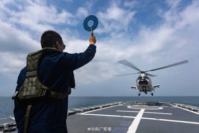 軍事微博大V，網(wǎng)絡(luò)時代的軍事影響力，網(wǎng)絡(luò)時代軍事微博大V的影響力之巔