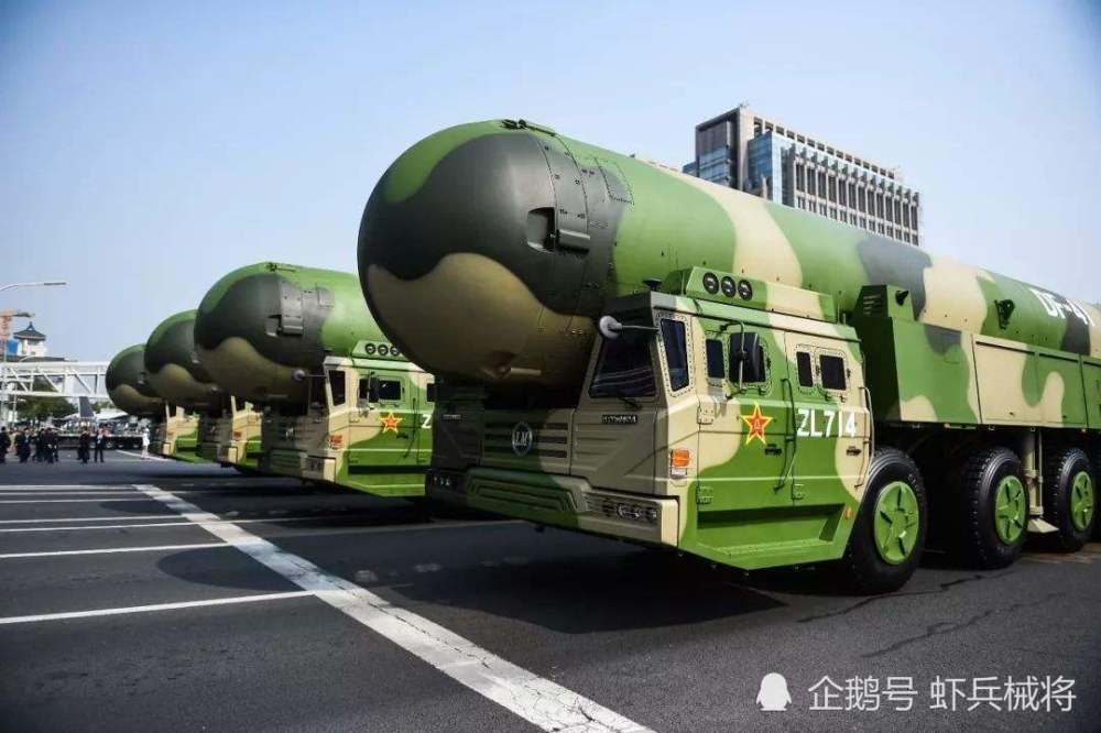 東風(fēng)41發(fā)射場(chǎng)面的壯麗畫卷，東風(fēng)41發(fā)射場(chǎng)面的壯觀畫卷