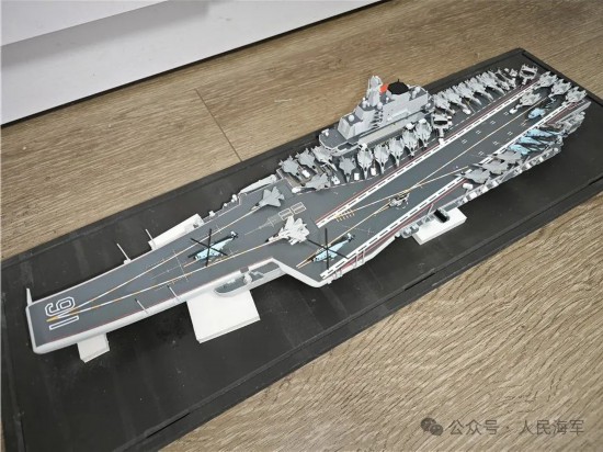 航空母艦?zāi)Ｐ椭谱魇止そ坛?，手工航空母艦?zāi)Ｐ椭谱鹘坛? class=