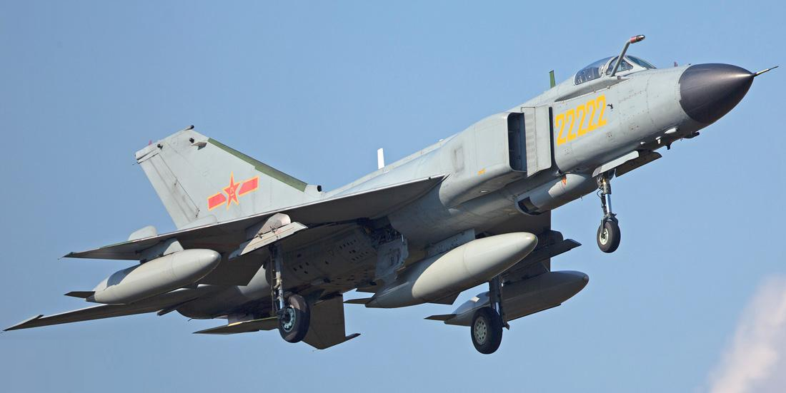 改進(jìn)的殲8戰(zhàn)斗機(jī)，中國空軍力量的嶄新篇章，中國空軍力量新篇章，改進(jìn)型殲8戰(zhàn)斗機(jī)的崛起