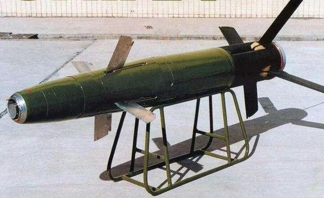關(guān)于30mm與165mm炮彈參數(shù)詳解，30mm與165mm炮彈參數(shù)深度解析