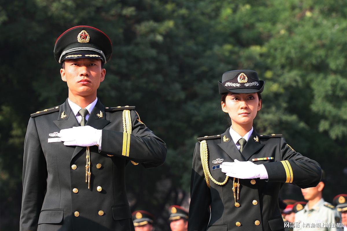解放軍老式軍裝圖片，歷史記憶與時(shí)代的印記，解放軍老式軍裝圖片，歷史記憶與時(shí)代印記的交織