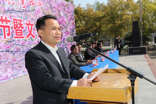 江同志與胡同志同唱合唱，一曲和諧的時代旋律，江胡兩同志合唱和諧旋律，時代精神共融共鳴