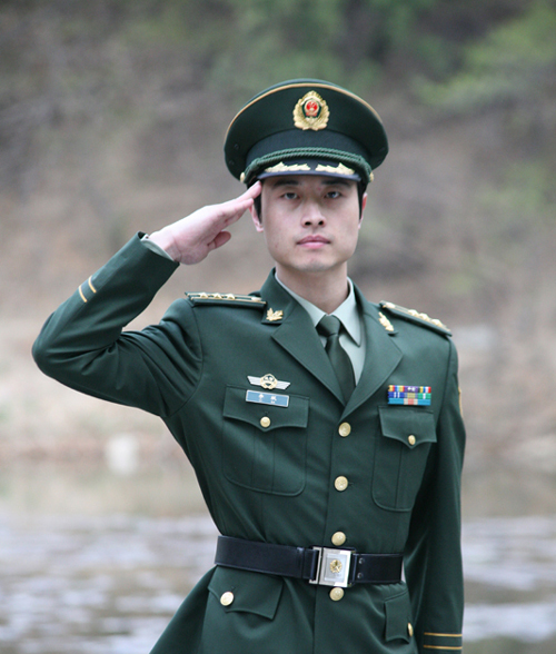 武警常服照片，展現(xiàn)軍威與榮耀的象征，武警常服照片，軍威與榮耀的展現(xiàn)